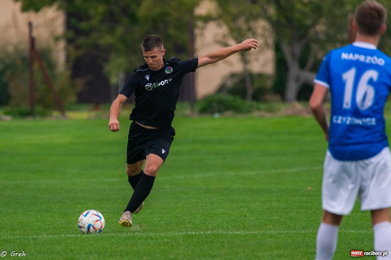 Zdjęcie w galerii na portalu naszraciborz.pl: Klasa okręgowa. LKS Krzyżanowice znów zwycięski [FOTO] wiadomości z regionu