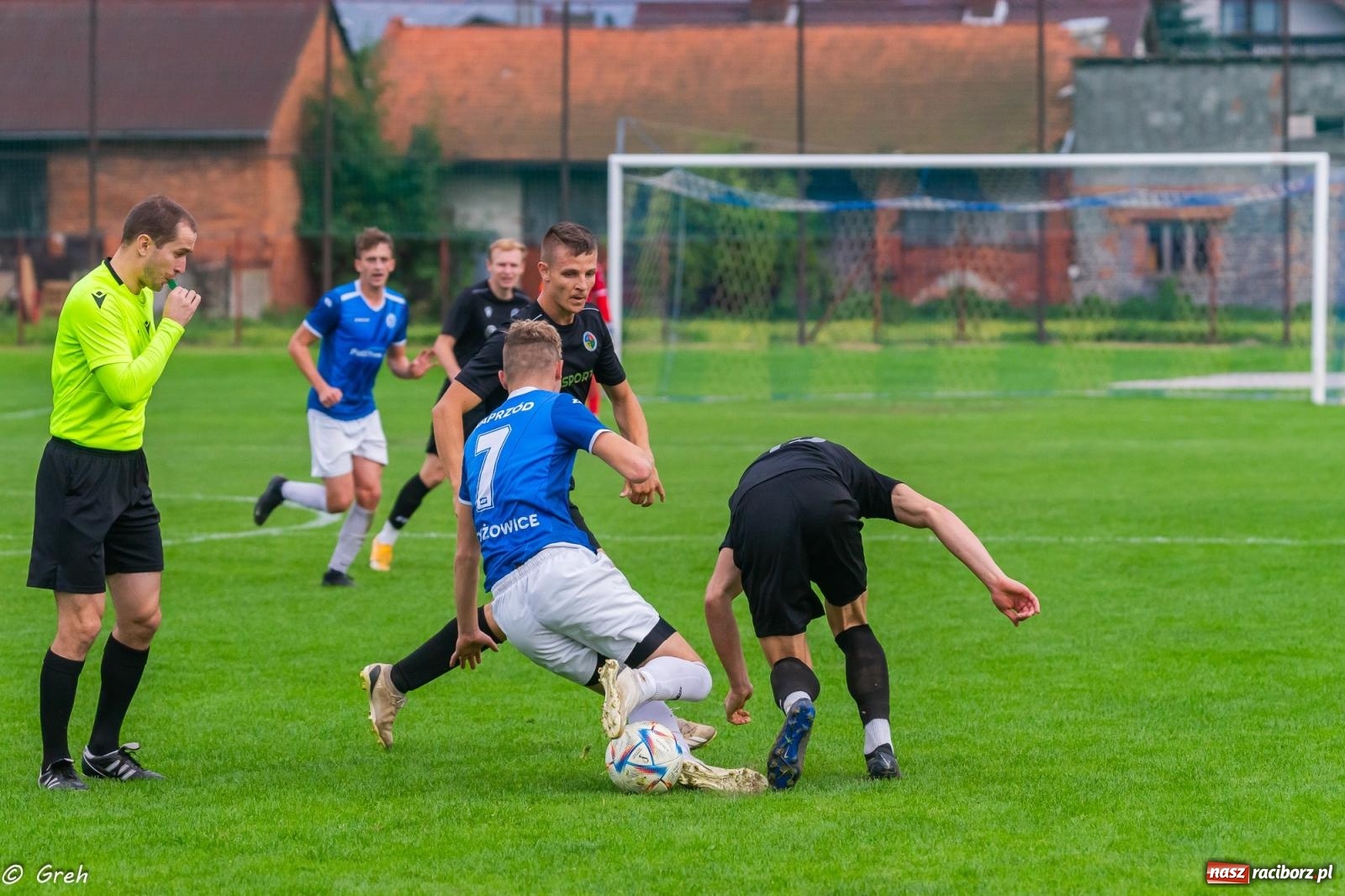 Zdjęcie w galerii na portalu naszraciborz.pl: Klasa okręgowa. LKS Krzyżanowice znów zwycięski [FOTO] wiadomości z regionu