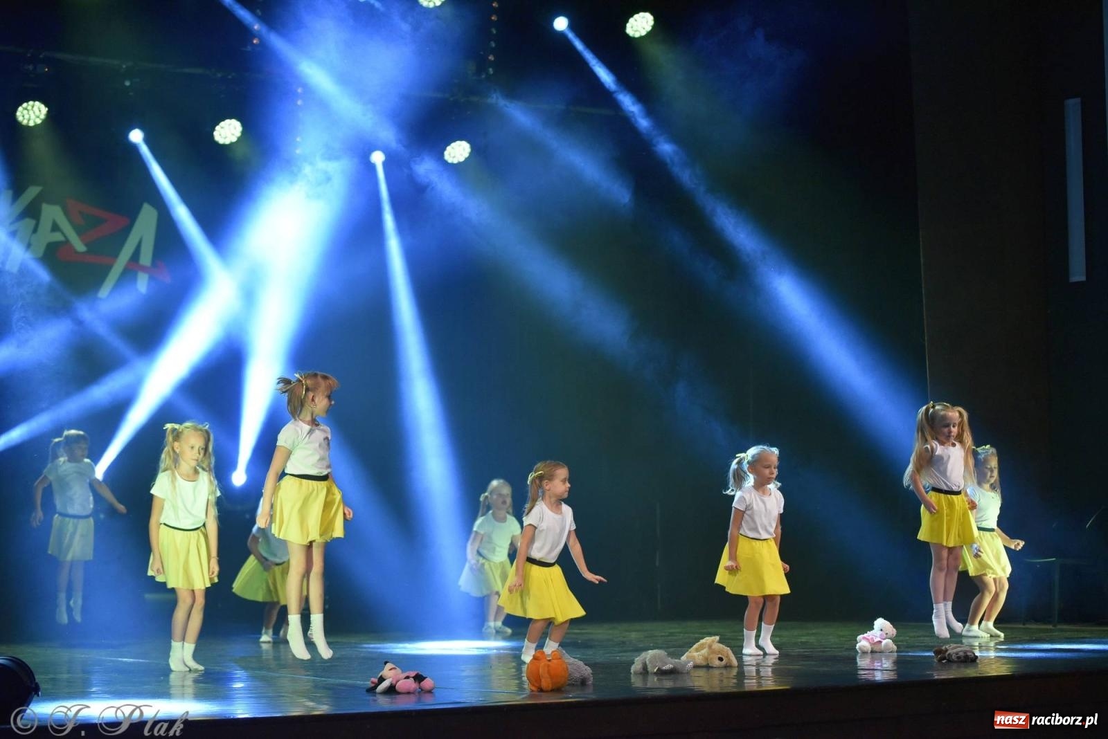 Zdjęcie w galerii na portalu naszraciborz.pl: Wielkie show w RCK-u. XII Gala Zespołu Tanecznego SKAZA [FOTO i WIDEO] wiadomości z regionu