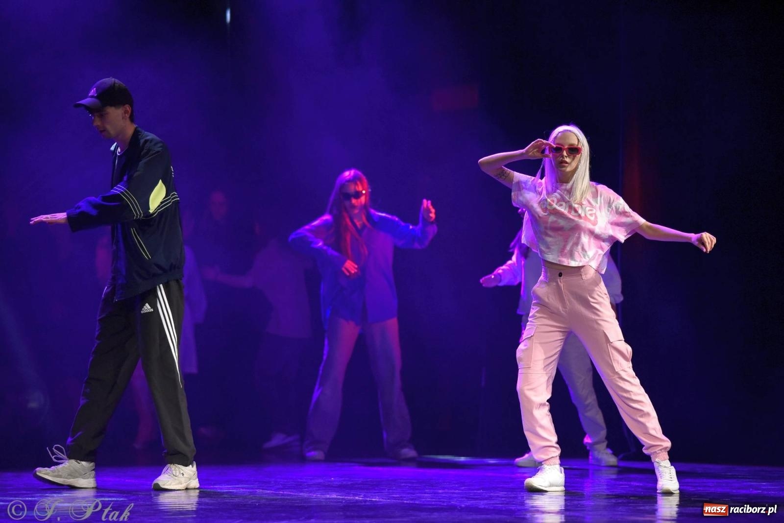 Zdjęcie w galerii na portalu naszraciborz.pl: Wielkie show w RCK-u. XII Gala Zespołu Tanecznego SKAZA [FOTO i WIDEO] wiadomości z regionu