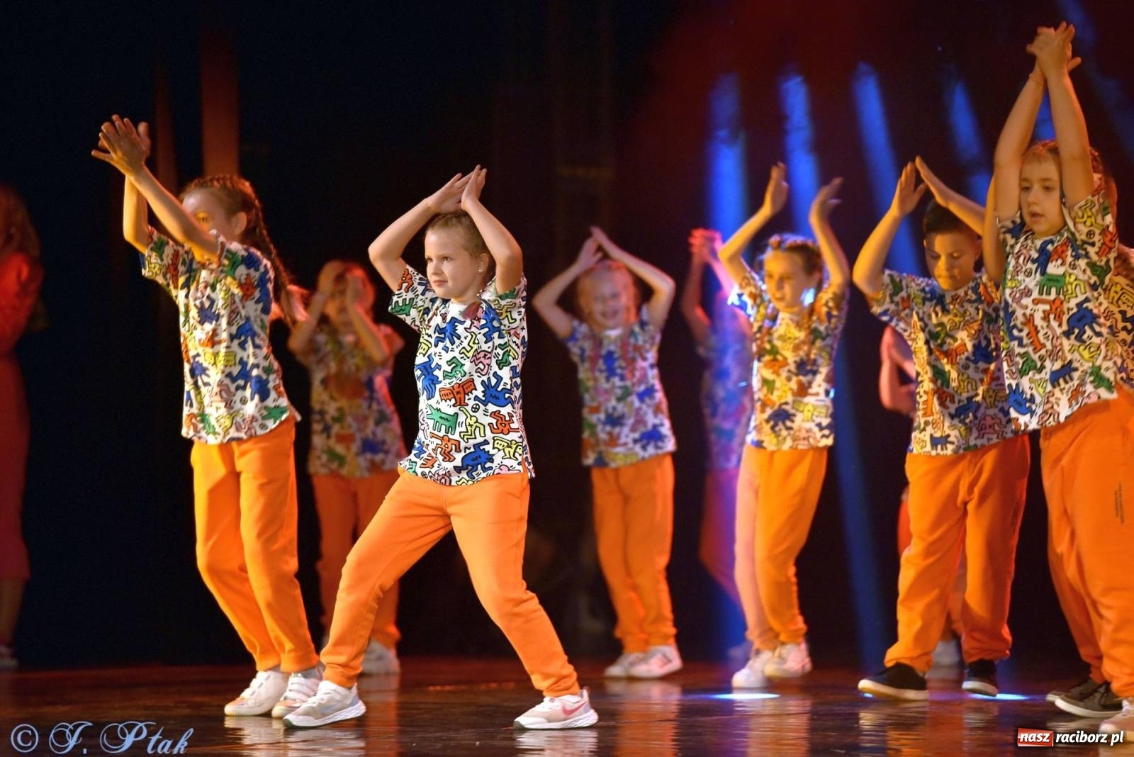 Zdjęcie w galerii na portalu naszraciborz.pl: Wielkie show w RCK-u. XII Gala Zespołu Tanecznego SKAZA [FOTO i WIDEO] wiadomości z regionu