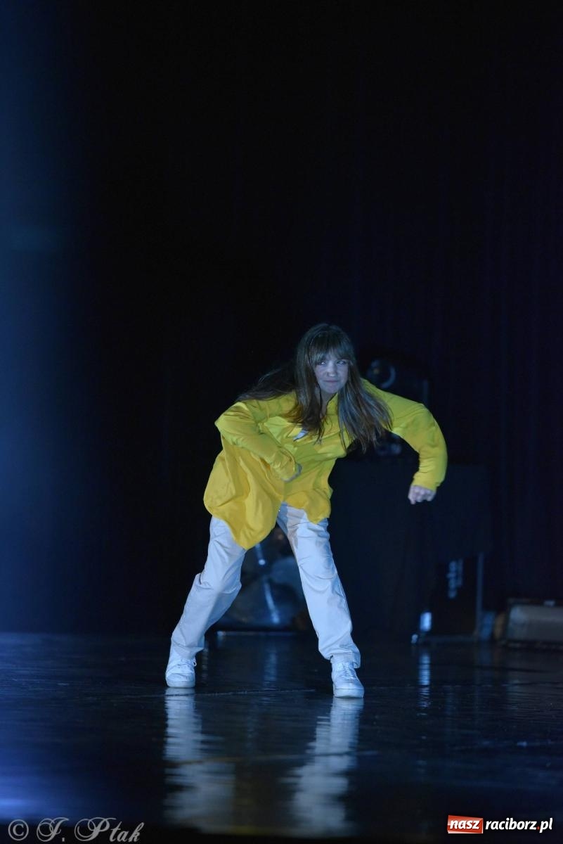 Zdjęcie w galerii na portalu naszraciborz.pl: Wielkie show w RCK-u. XII Gala Zespołu Tanecznego SKAZA [FOTO i WIDEO] wiadomości z regionu