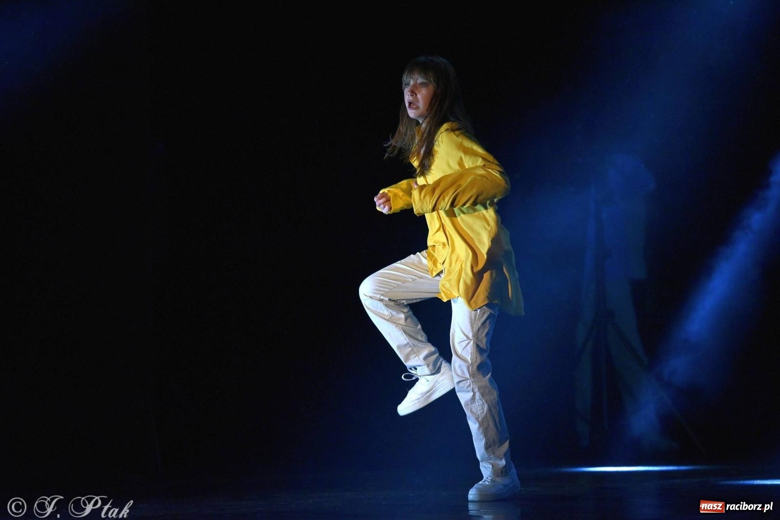 Zdjęcie w galerii na portalu naszraciborz.pl: Wielkie show w RCK-u. XII Gala Zespołu Tanecznego SKAZA [FOTO i WIDEO] wiadomości z regionu