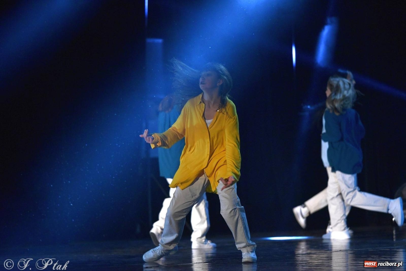 Zdjęcie w galerii na portalu naszraciborz.pl: Wielkie show w RCK-u. XII Gala Zespołu Tanecznego SKAZA [FOTO i WIDEO] wiadomości z regionu