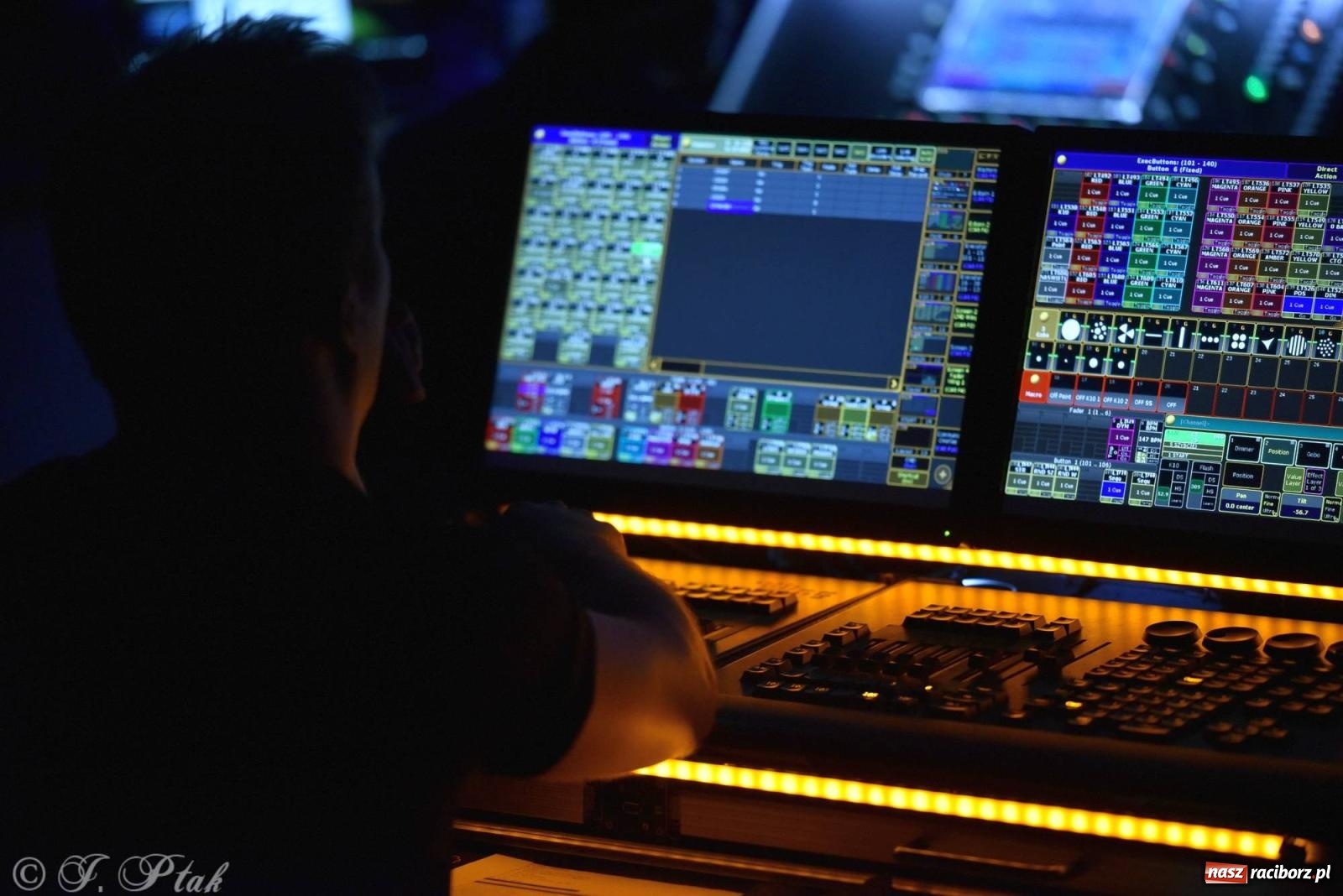 Zdjęcie w galerii na portalu naszraciborz.pl: Wielkie show w RCK-u. XII Gala Zespołu Tanecznego SKAZA [FOTO i WIDEO] wiadomości z regionu