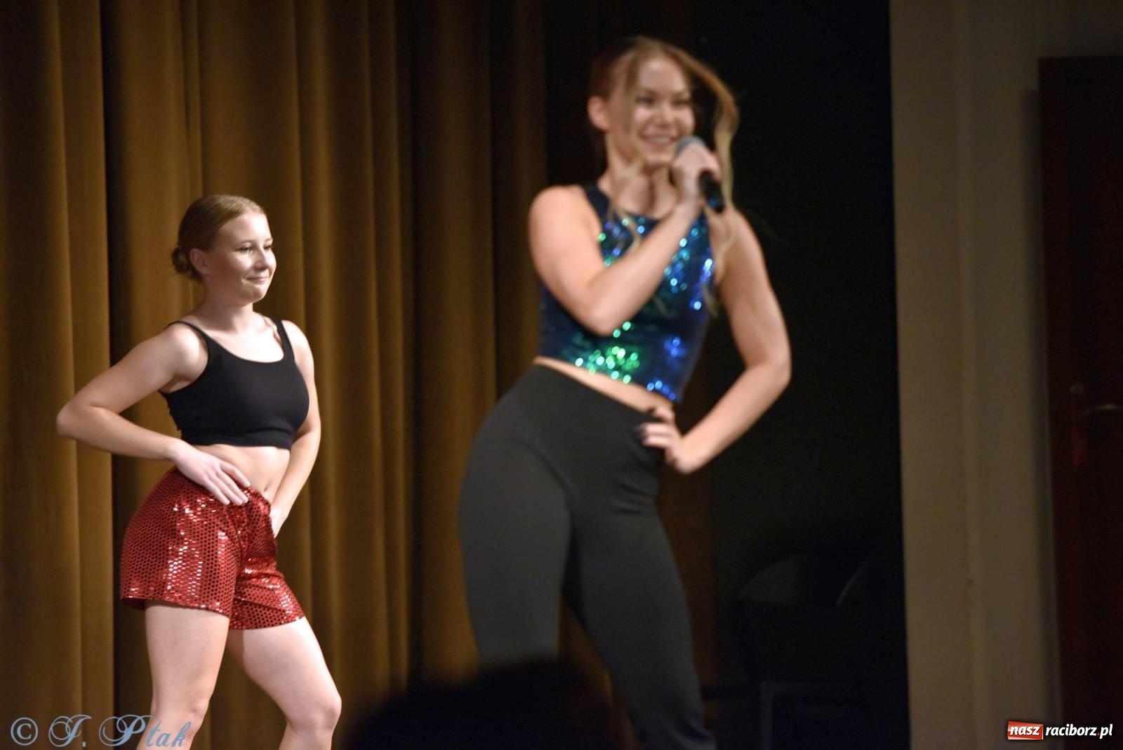 Zdjęcie w galerii na portalu naszraciborz.pl: Wielkie show w RCK-u. XII Gala Zespołu Tanecznego SKAZA [FOTO i WIDEO] wiadomości z regionu