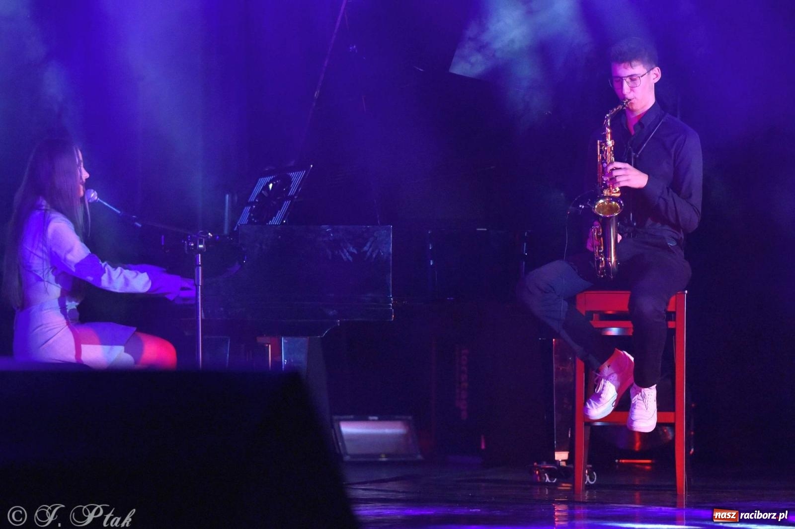 Zdjęcie w galerii na portalu naszraciborz.pl: Wielkie show w RCK-u. XII Gala Zespołu Tanecznego SKAZA [FOTO i WIDEO] wiadomości z regionu