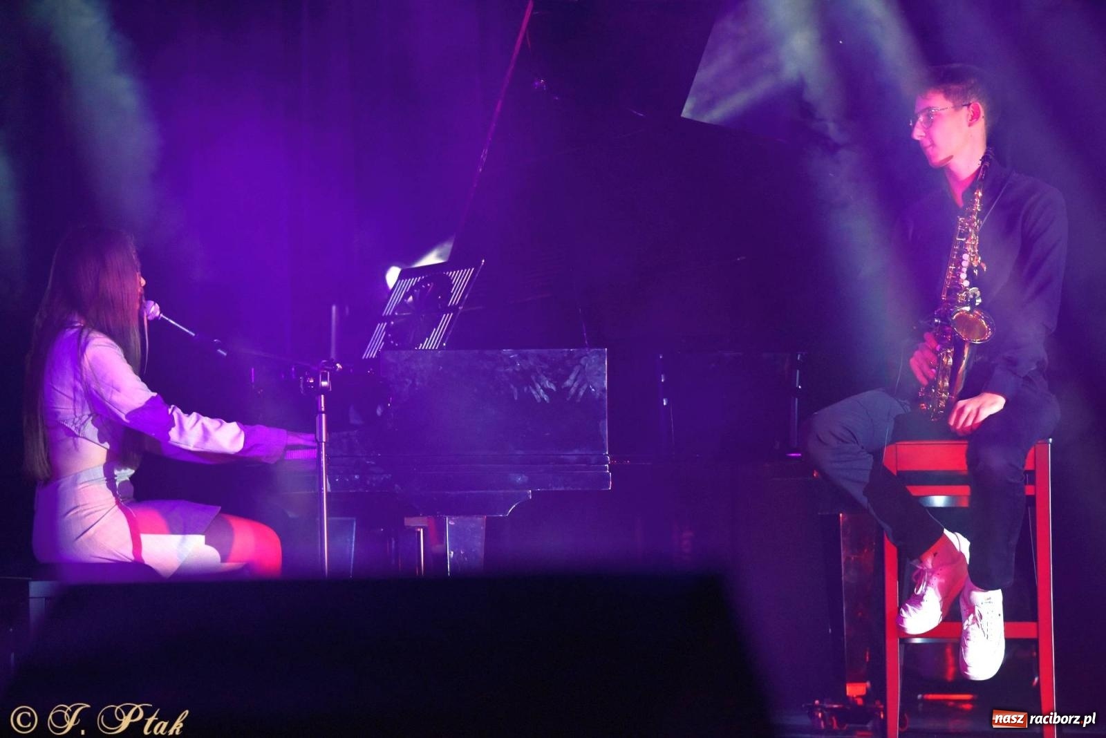 Zdjęcie w galerii na portalu naszraciborz.pl: Wielkie show w RCK-u. XII Gala Zespołu Tanecznego SKAZA [FOTO i WIDEO] wiadomości z regionu