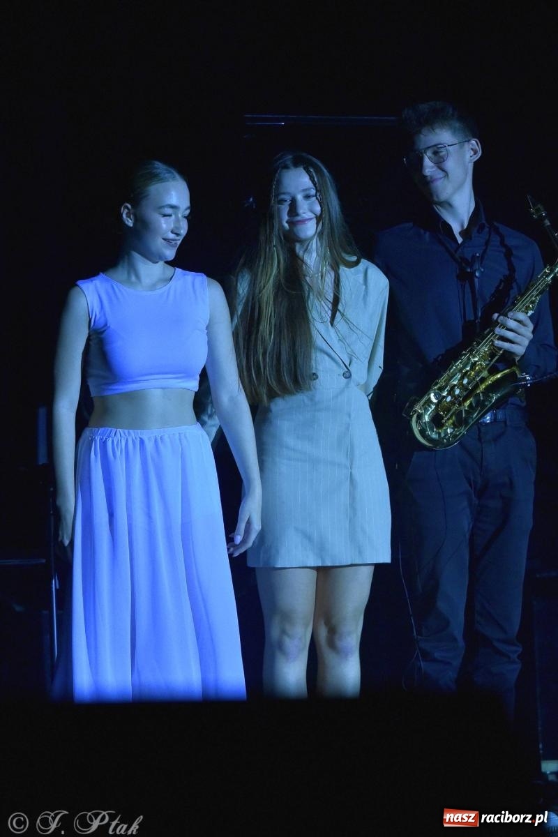 Zdjęcie w galerii na portalu naszraciborz.pl: Wielkie show w RCK-u. XII Gala Zespołu Tanecznego SKAZA [FOTO i WIDEO] wiadomości z regionu