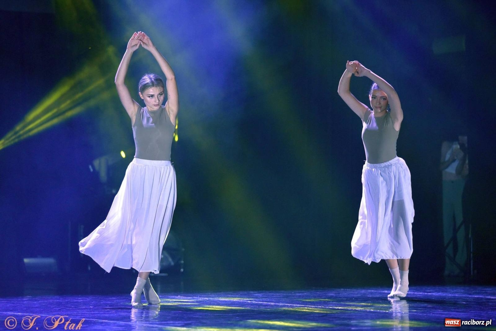 Zdjęcie w galerii na portalu naszraciborz.pl: Wielkie show w RCK-u. XII Gala Zespołu Tanecznego SKAZA [FOTO i WIDEO] wiadomości z regionu