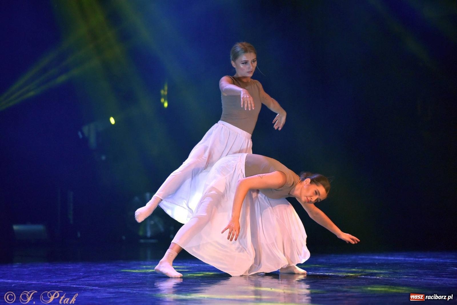 Zdjęcie w galerii na portalu naszraciborz.pl: Wielkie show w RCK-u. XII Gala Zespołu Tanecznego SKAZA [FOTO i WIDEO] wiadomości z regionu