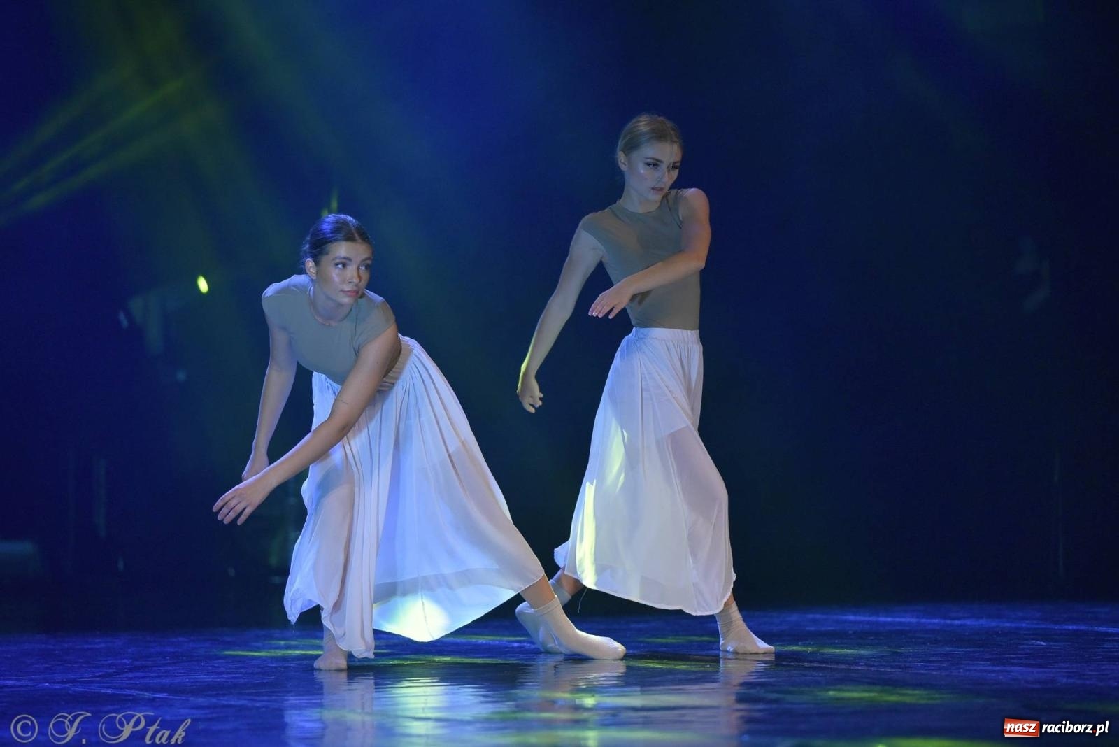 Zdjęcie w galerii na portalu naszraciborz.pl: Wielkie show w RCK-u. XII Gala Zespołu Tanecznego SKAZA [FOTO i WIDEO] wiadomości z regionu