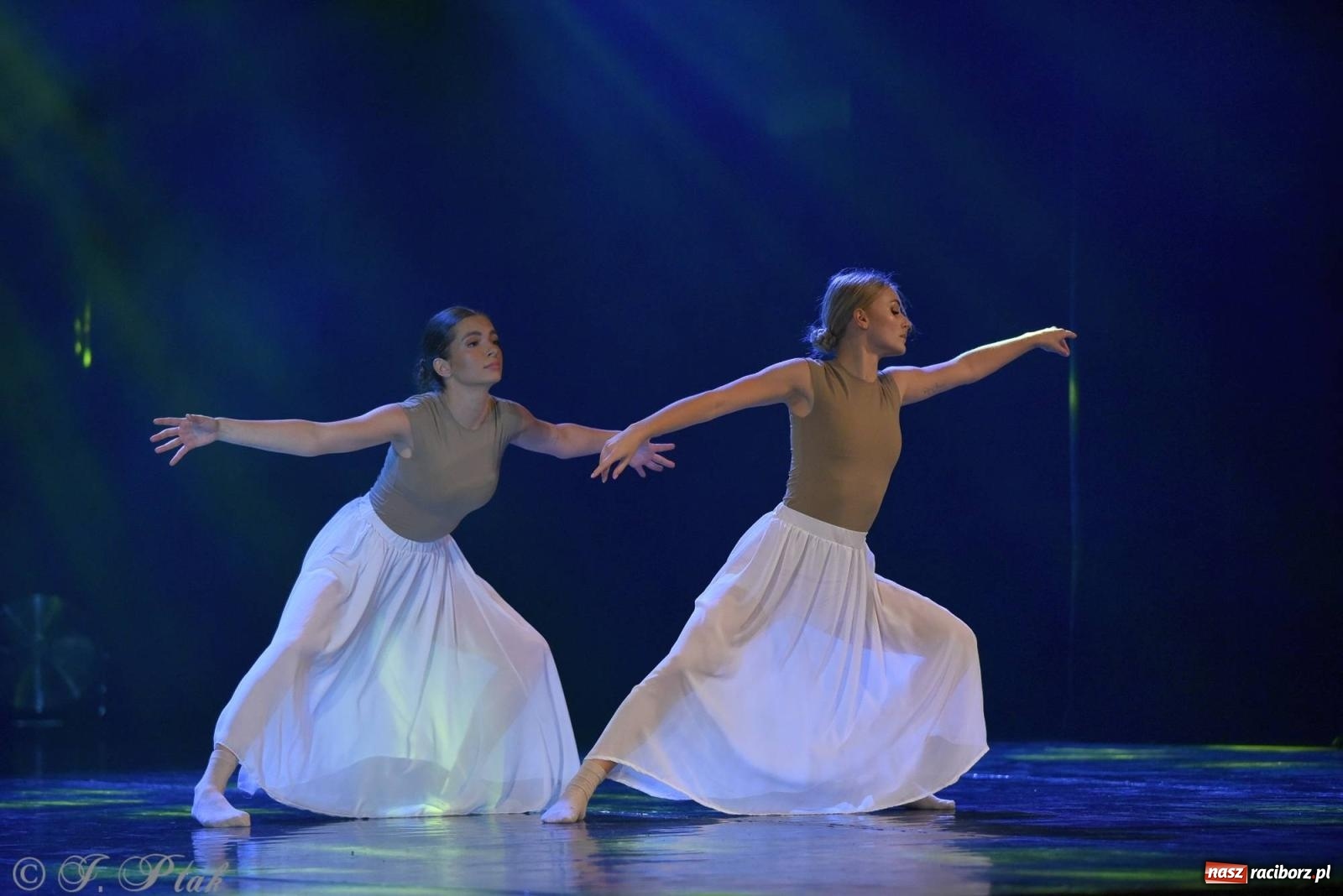 Zdjęcie w galerii na portalu naszraciborz.pl: Wielkie show w RCK-u. XII Gala Zespołu Tanecznego SKAZA [FOTO i WIDEO] wiadomości z regionu