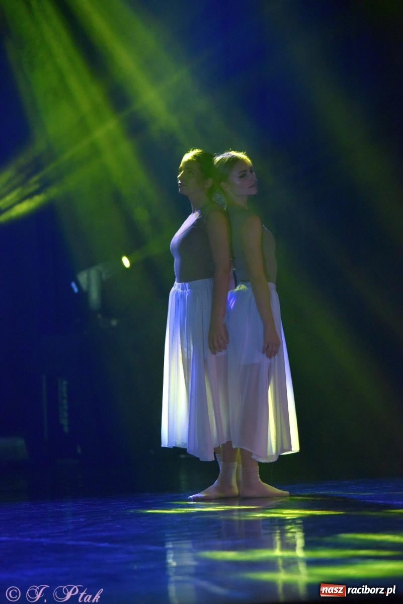 Zdjęcie w galerii na portalu naszraciborz.pl: Wielkie show w RCK-u. XII Gala Zespołu Tanecznego SKAZA [FOTO i WIDEO] wiadomości z regionu