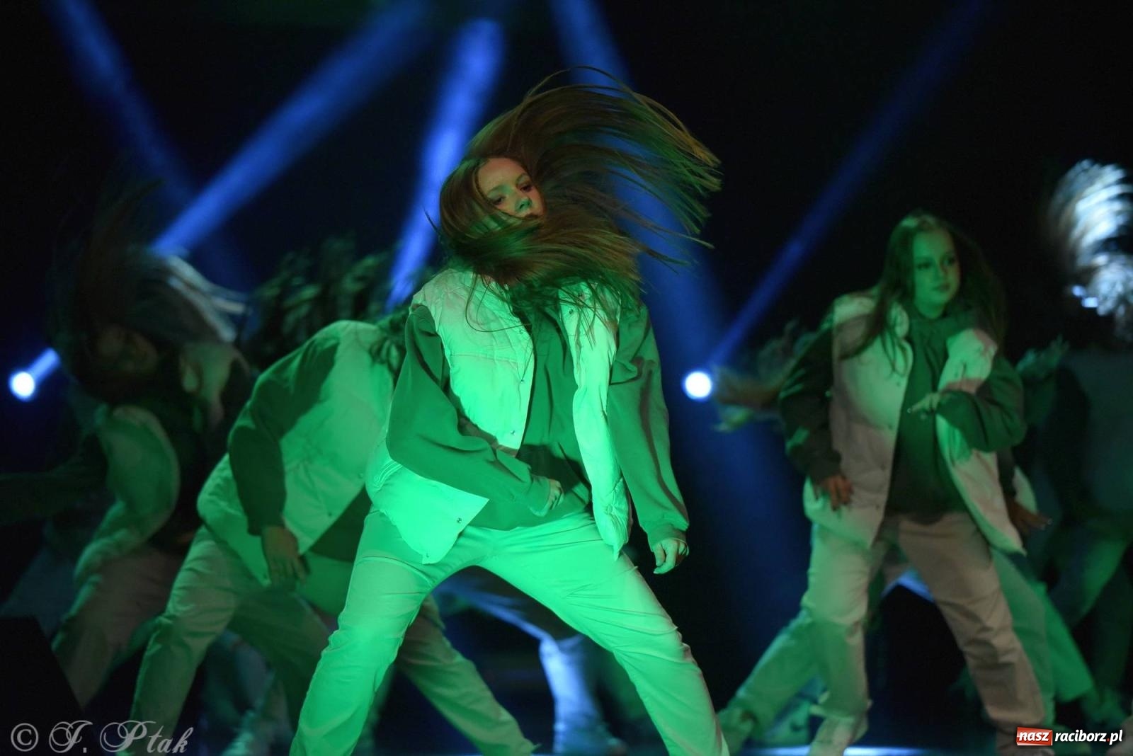 Zdjęcie w galerii na portalu naszraciborz.pl: Wielkie show w RCK-u. XII Gala Zespołu Tanecznego SKAZA [FOTO i WIDEO] wiadomości z regionu