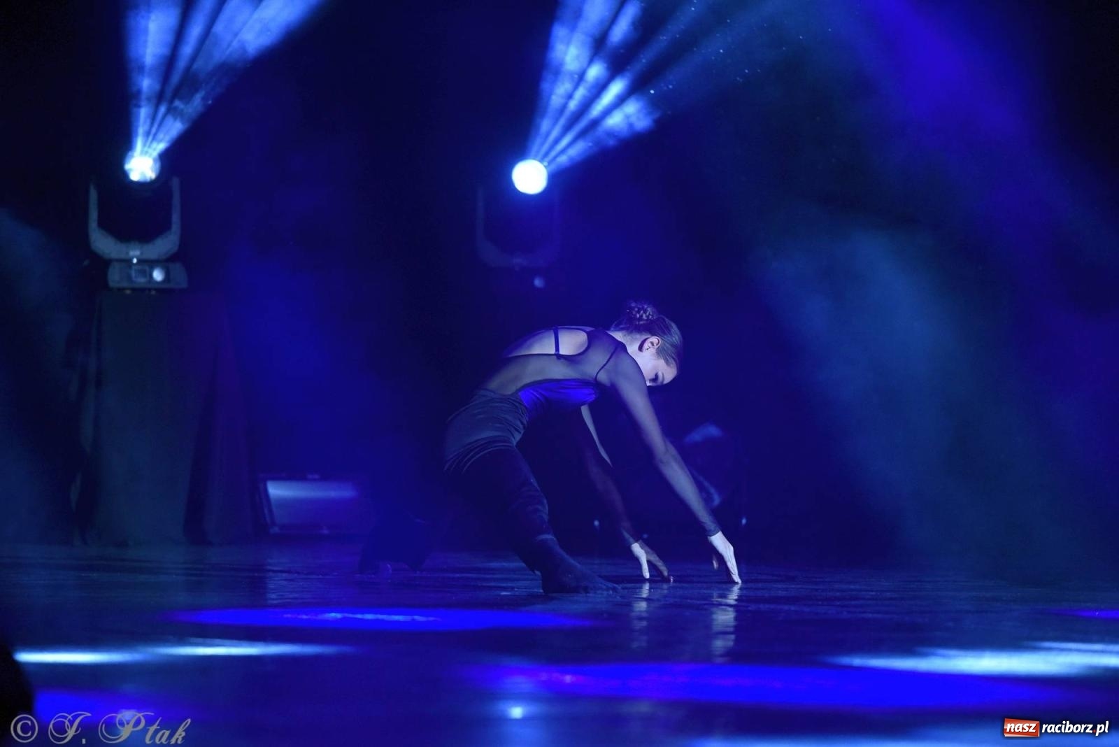 Zdjęcie w galerii na portalu naszraciborz.pl: Wielkie show w RCK-u. XII Gala Zespołu Tanecznego SKAZA [FOTO i WIDEO] wiadomości z regionu