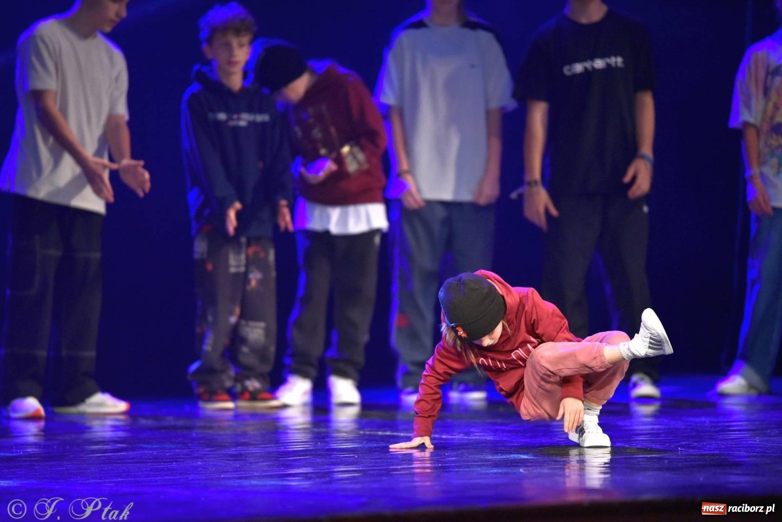 Zdjęcie w galerii na portalu naszraciborz.pl: Wielkie show w RCK-u. XII Gala Zespołu Tanecznego SKAZA [FOTO i WIDEO] wiadomości z regionu