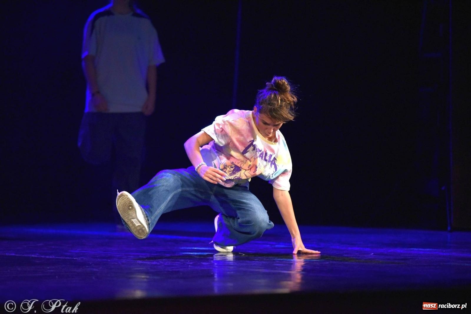 Zdjęcie w galerii na portalu naszraciborz.pl: Wielkie show w RCK-u. XII Gala Zespołu Tanecznego SKAZA [FOTO i WIDEO] wiadomości z regionu