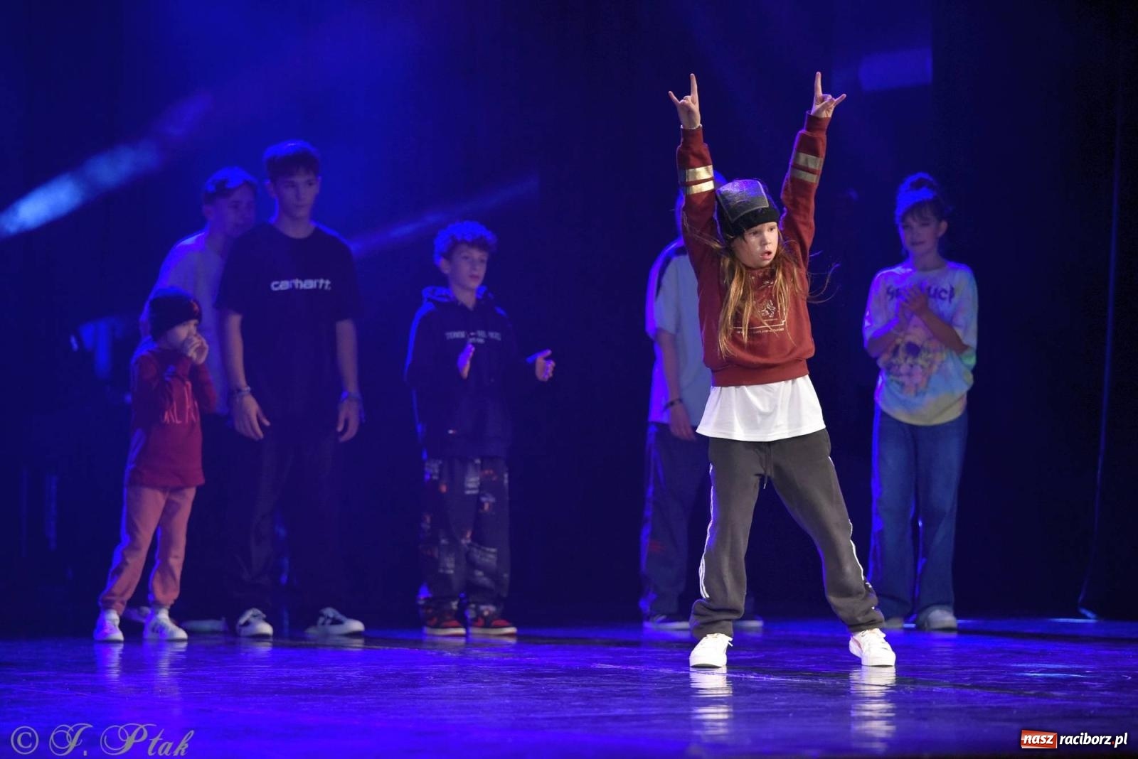 Zdjęcie w galerii na portalu naszraciborz.pl: Wielkie show w RCK-u. XII Gala Zespołu Tanecznego SKAZA [FOTO i WIDEO] wiadomości z regionu