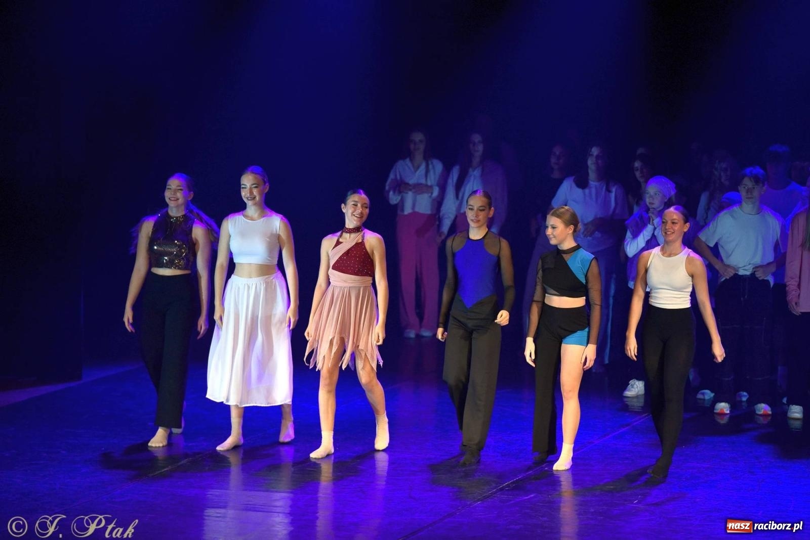 Zdjęcie w galerii na portalu naszraciborz.pl: Wielkie show w RCK-u. XII Gala Zespołu Tanecznego SKAZA [FOTO i WIDEO] wiadomości z regionu