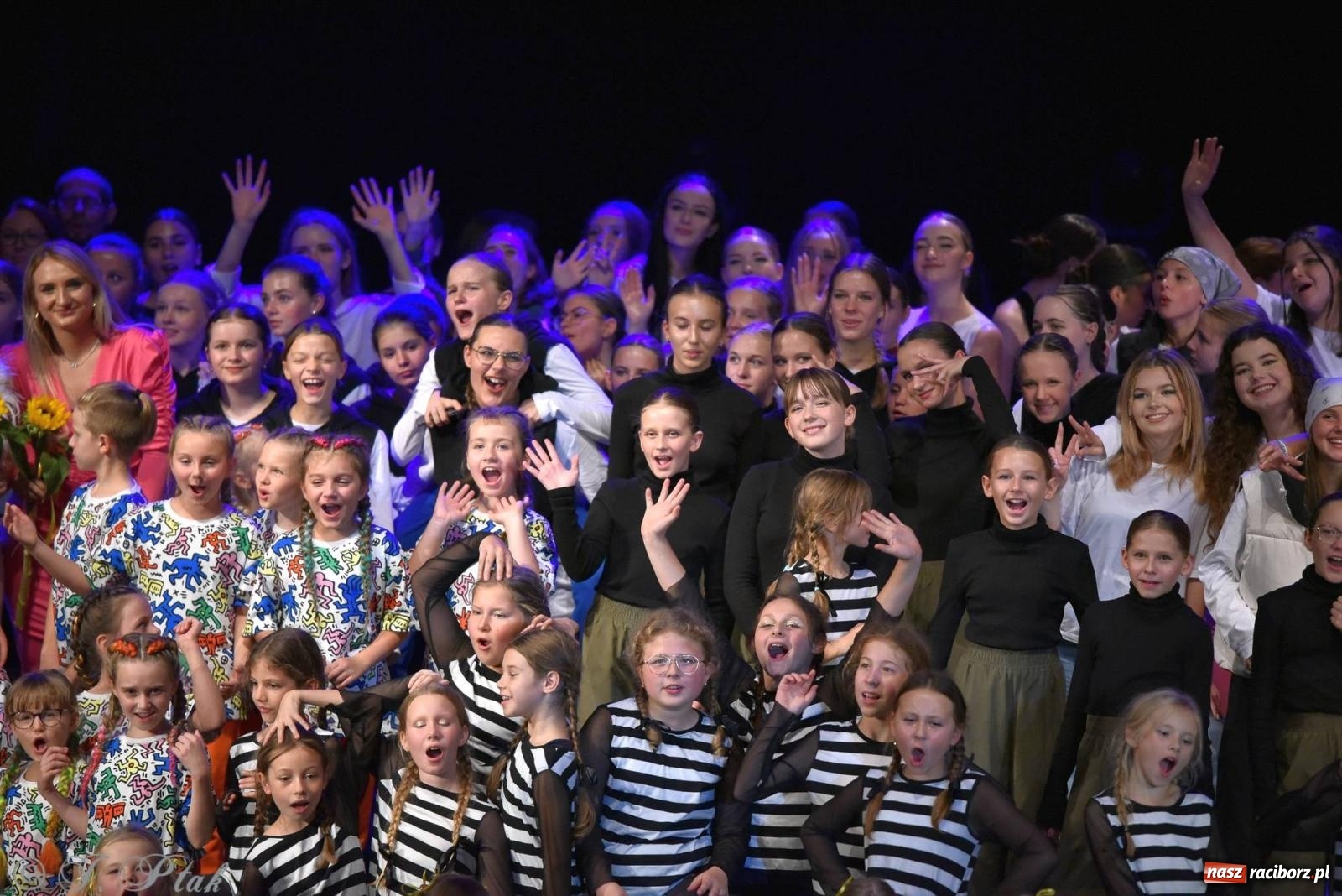 Zdjęcie w galerii na portalu naszraciborz.pl: Wielkie show w RCK-u. XII Gala Zespołu Tanecznego SKAZA [FOTO i WIDEO] wiadomości z regionu