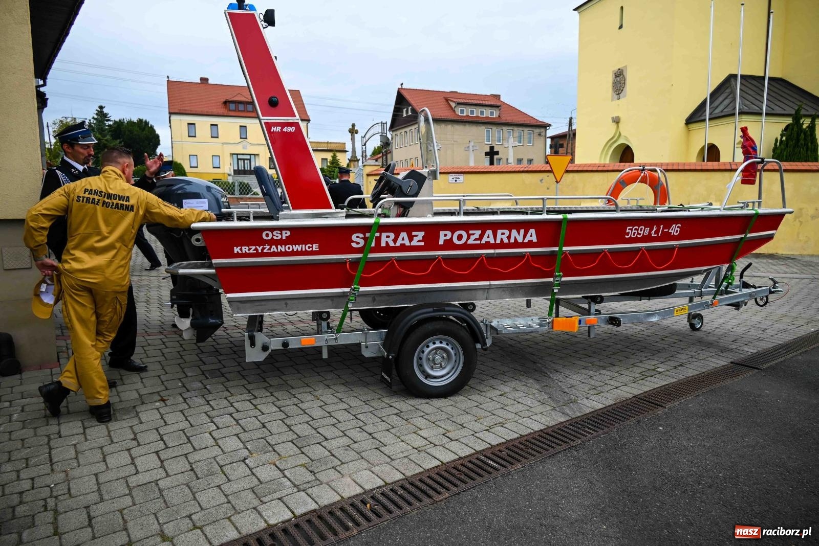 Zdjęcie w galerii na portalu naszraciborz.pl: Nowa łódź dla OSP Krzyżanowice wiadomości z regionu