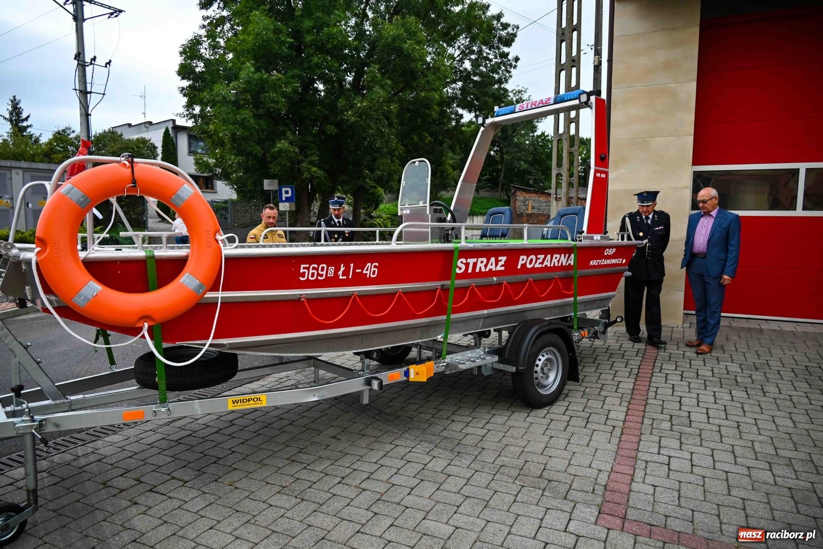 Zdjęcie w galerii na portalu naszraciborz.pl: Nowa łódź dla OSP Krzyżanowice wiadomości z regionu
