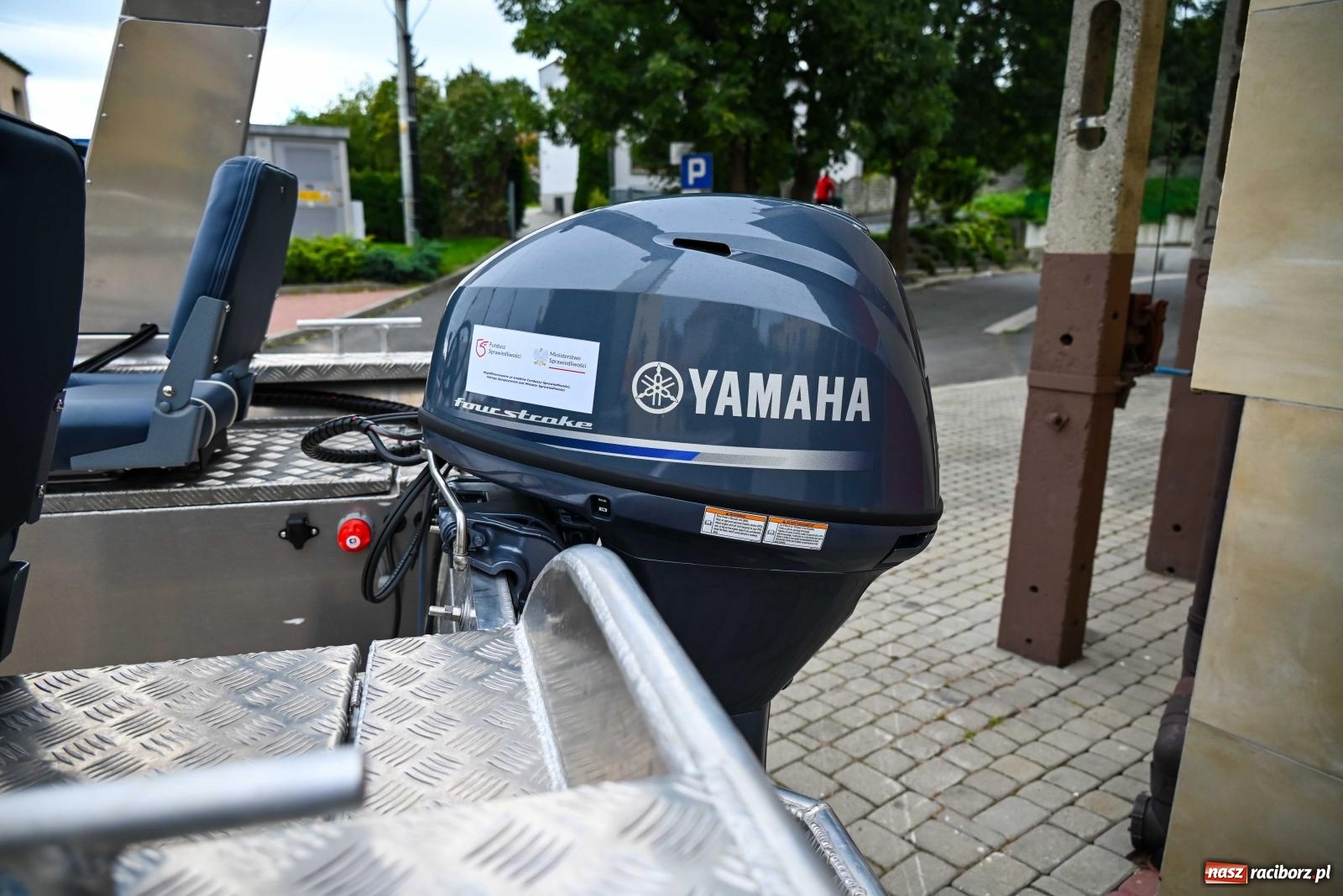 Zdjęcie w galerii na portalu naszraciborz.pl: Nowa łódź dla OSP Krzyżanowice wiadomości z regionu