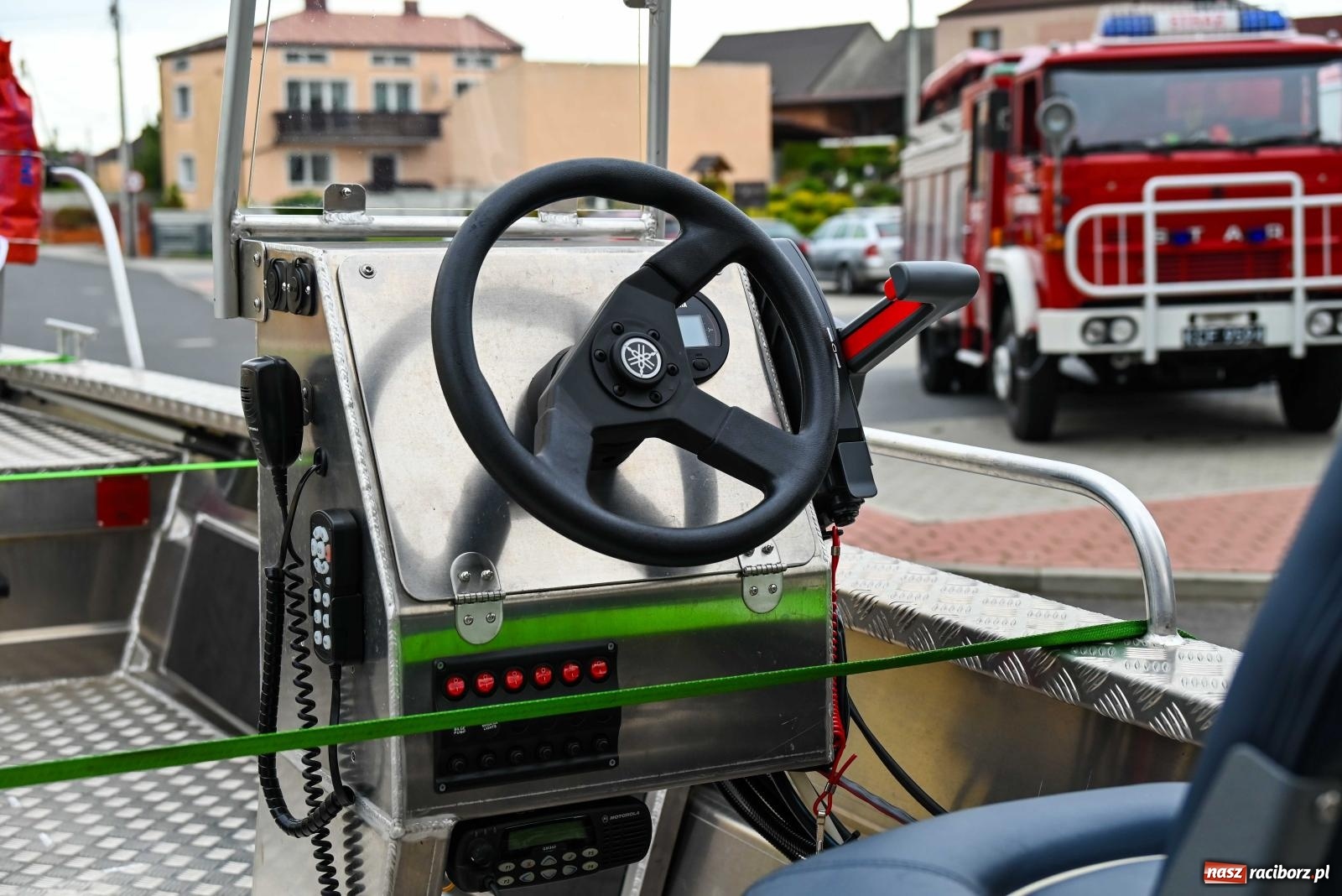 Zdjęcie w galerii na portalu naszraciborz.pl: Nowa łódź dla OSP Krzyżanowice wiadomości z regionu
