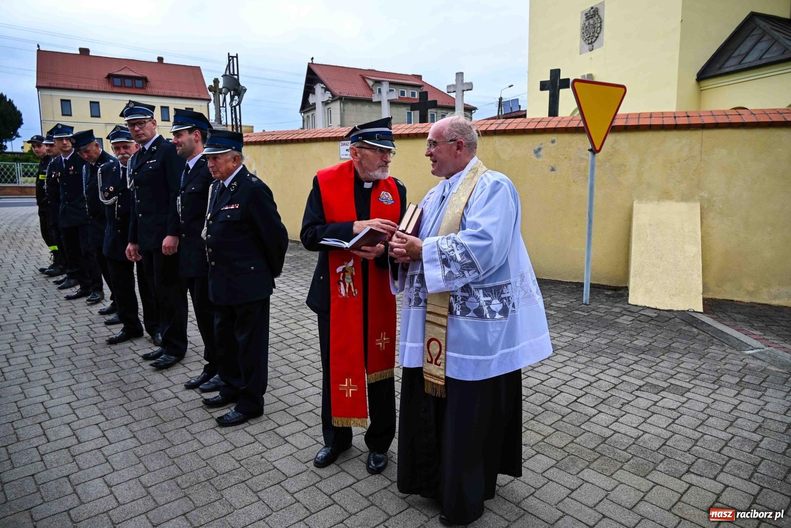 Zdjęcie w galerii na portalu naszraciborz.pl: Nowa łódź dla OSP Krzyżanowice wiadomości z regionu