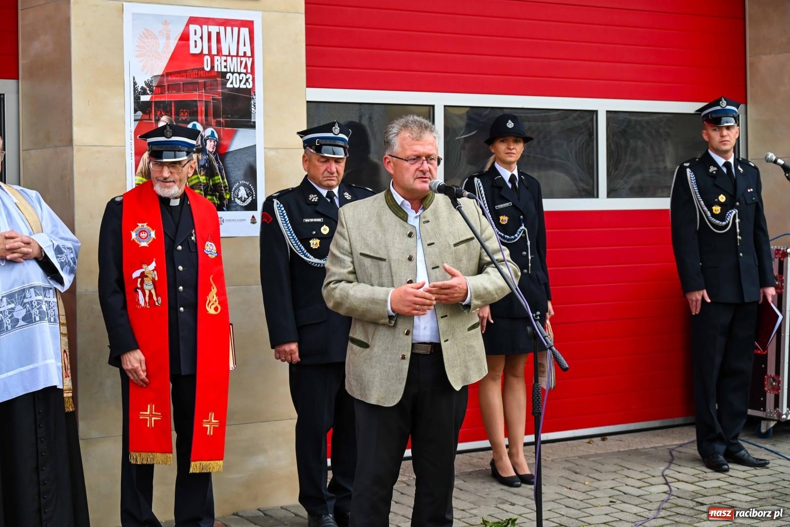 Zdjęcie w galerii na portalu naszraciborz.pl: Nowa łódź dla OSP Krzyżanowice wiadomości z regionu
