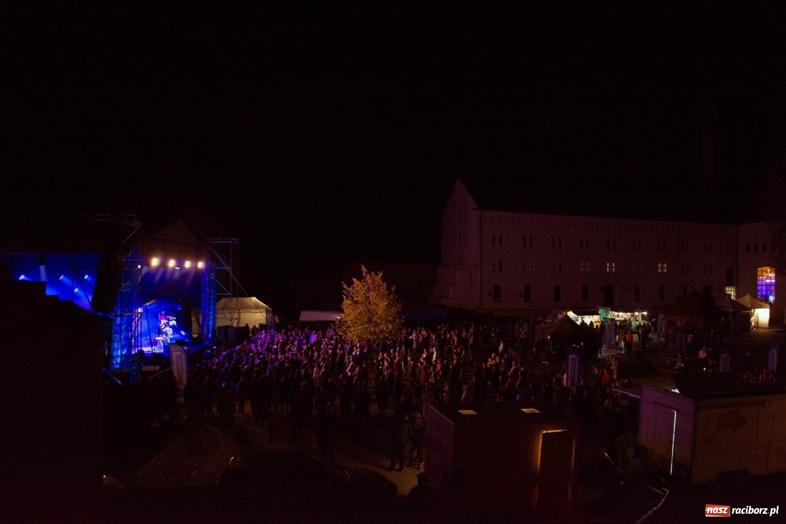 Zdjęcie w galerii na portalu naszraciborz.pl: Natalia Szroeder - koncert na zamku w Raciborzu [FOTO i WIDEO] wiadomości z regionu