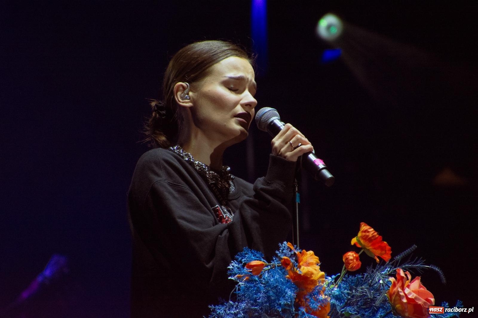 Zdjęcie w galerii na portalu naszraciborz.pl: Natalia Szroeder - koncert na zamku w Raciborzu [FOTO i WIDEO] wiadomości z regionu