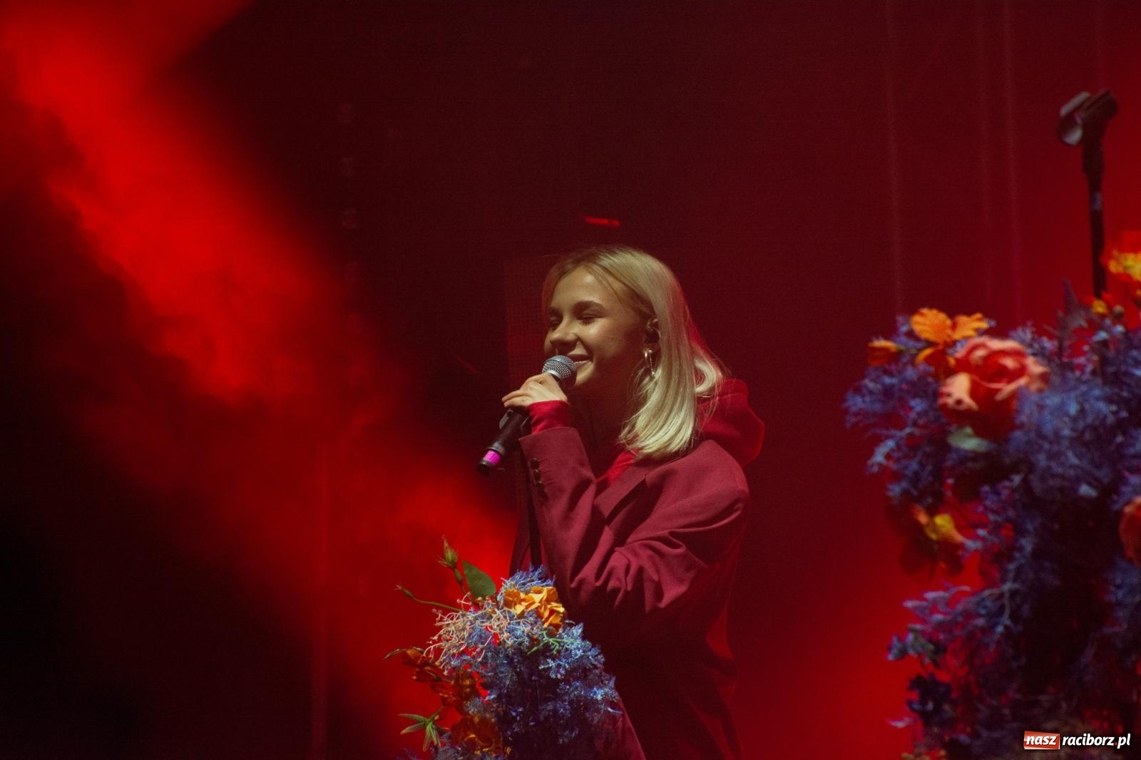 Zdjęcie w galerii na portalu naszraciborz.pl: Natalia Szroeder - koncert na zamku w Raciborzu [FOTO i WIDEO] wiadomości z regionu