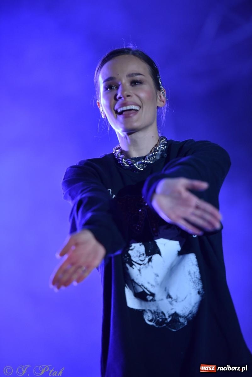 Zdjęcie w galerii na portalu naszraciborz.pl: Natalia Szroeder - koncert na zamku w Raciborzu [FOTO i WIDEO] wiadomości z regionu