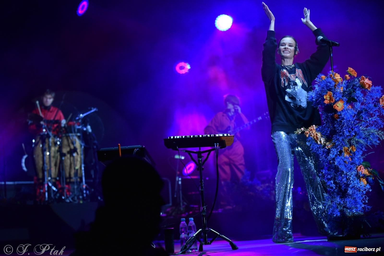 Zdjęcie w galerii na portalu naszraciborz.pl: Natalia Szroeder - koncert na zamku w Raciborzu [FOTO i WIDEO] wiadomości z regionu