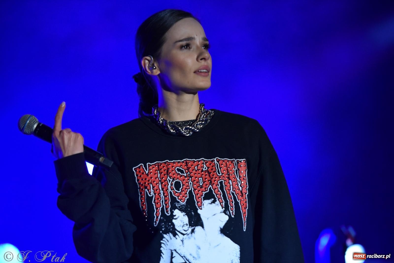 Zdjęcie w galerii na portalu naszraciborz.pl: Natalia Szroeder - koncert na zamku w Raciborzu [FOTO i WIDEO] wiadomości z regionu