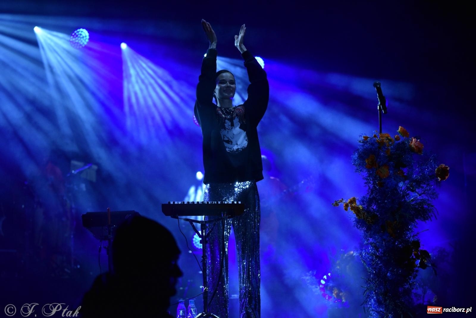 Zdjęcie w galerii na portalu naszraciborz.pl: Natalia Szroeder - koncert na zamku w Raciborzu [FOTO i WIDEO] wiadomości z regionu