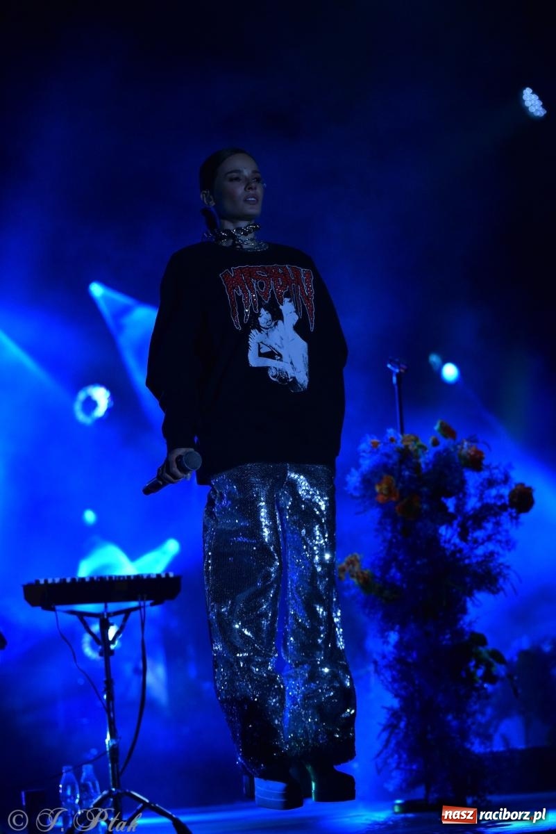 Zdjęcie w galerii na portalu naszraciborz.pl: Natalia Szroeder - koncert na zamku w Raciborzu [FOTO i WIDEO] wiadomości z regionu