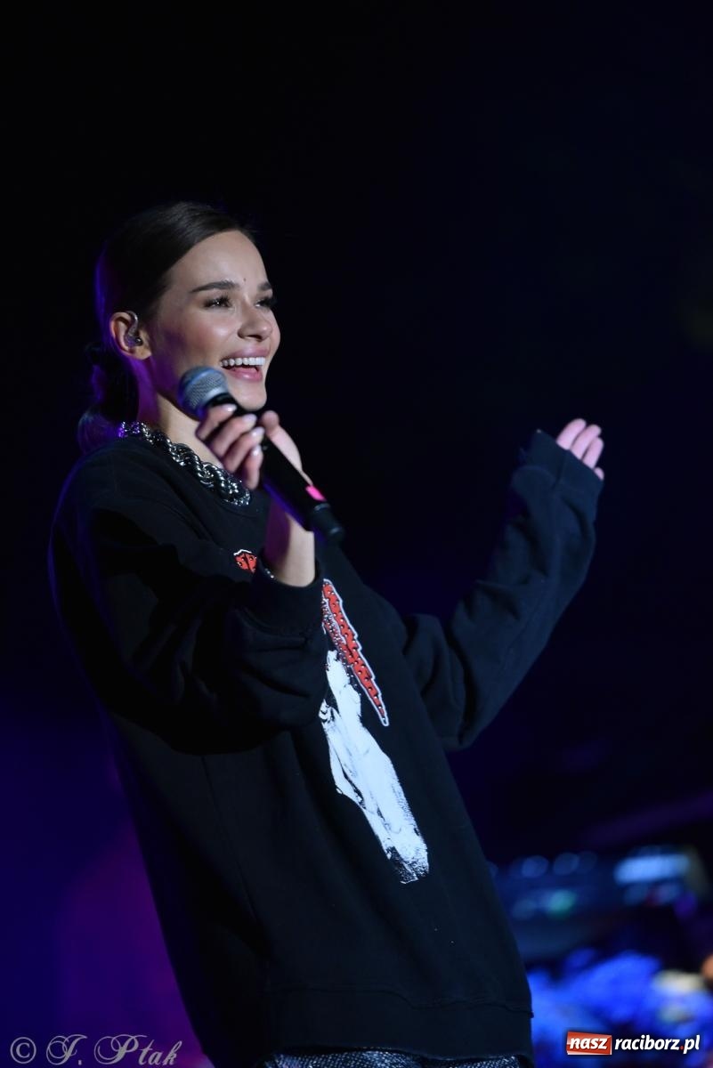 Zdjęcie w galerii na portalu naszraciborz.pl: Natalia Szroeder - koncert na zamku w Raciborzu [FOTO i WIDEO] wiadomości z regionu