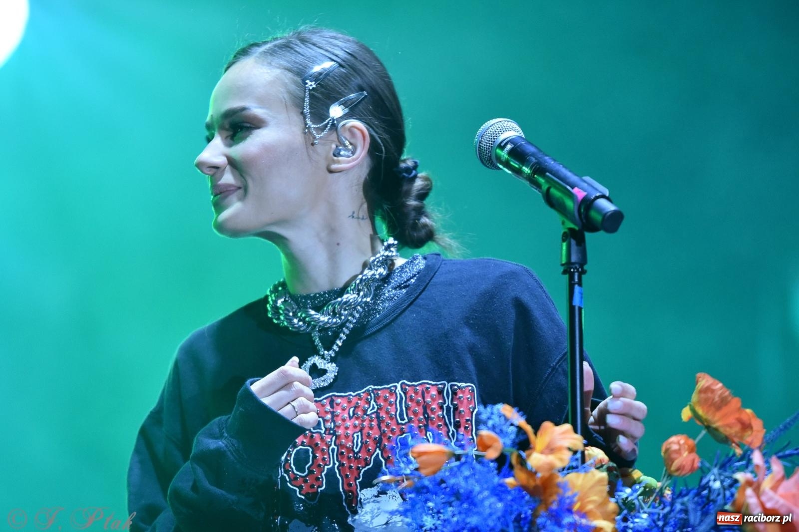 Zdjęcie w galerii na portalu naszraciborz.pl: Natalia Szroeder - koncert na zamku w Raciborzu [FOTO i WIDEO] wiadomości z regionu