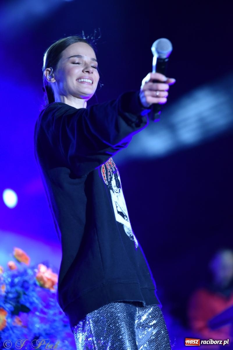 Zdjęcie w galerii na portalu naszraciborz.pl: Natalia Szroeder - koncert na zamku w Raciborzu [FOTO i WIDEO] wiadomości z regionu