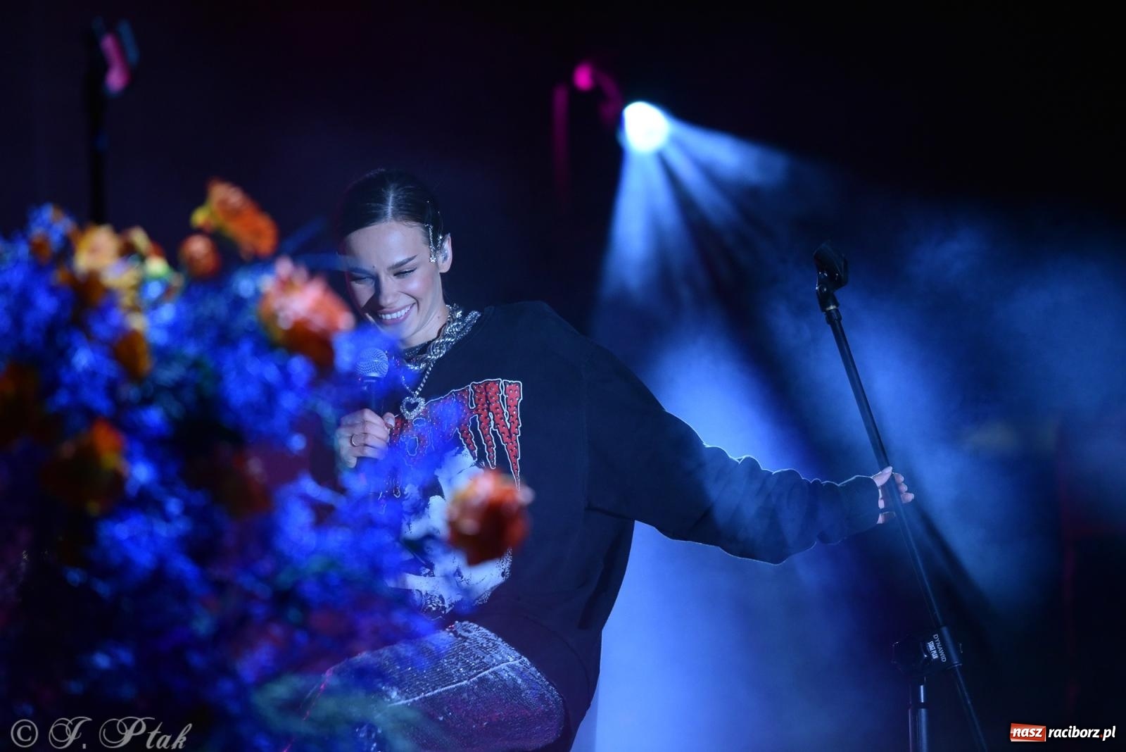 Zdjęcie w galerii na portalu naszraciborz.pl: Natalia Szroeder - koncert na zamku w Raciborzu [FOTO i WIDEO] wiadomości z regionu
