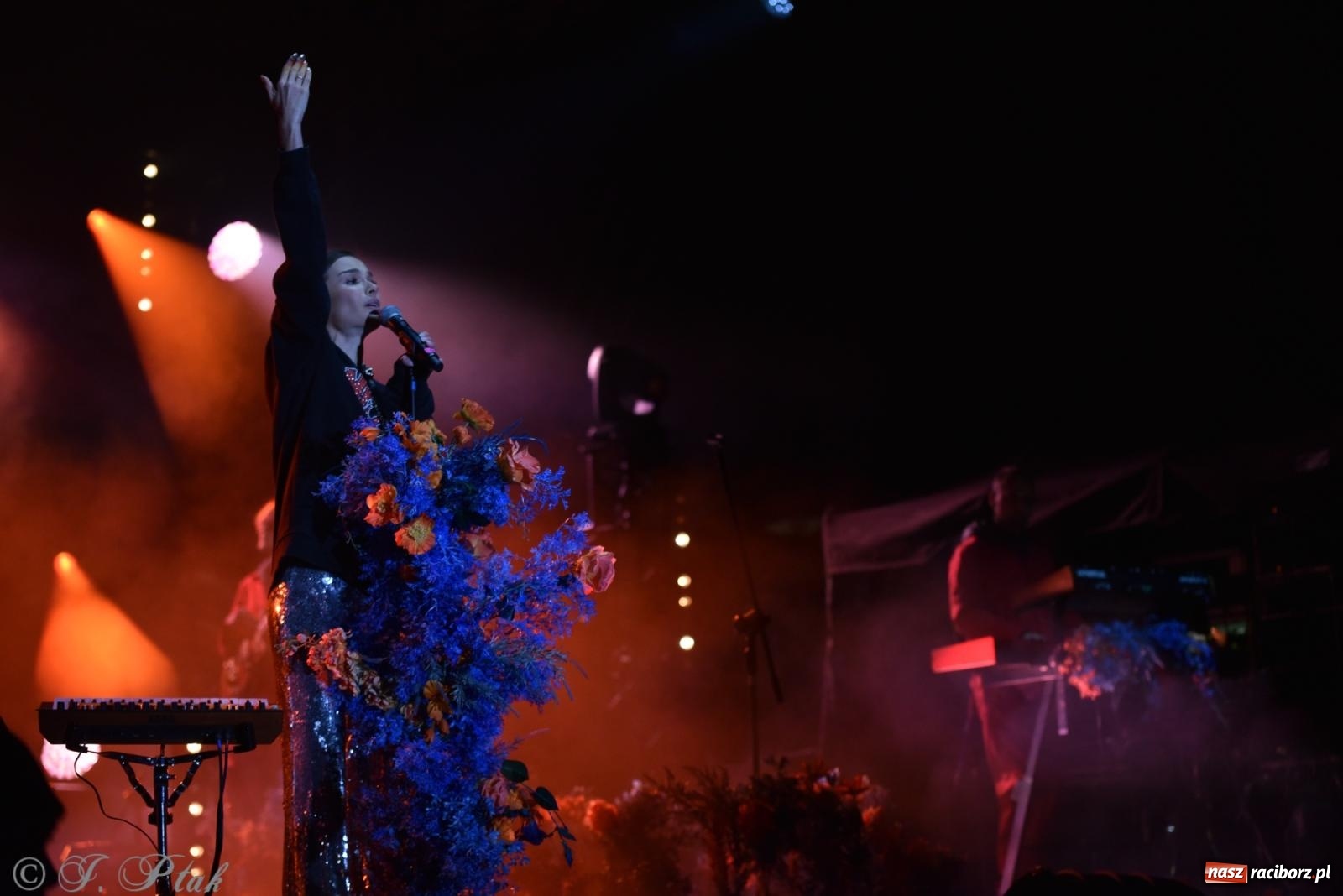 Zdjęcie w galerii na portalu naszraciborz.pl: Natalia Szroeder - koncert na zamku w Raciborzu [FOTO i WIDEO] wiadomości z regionu