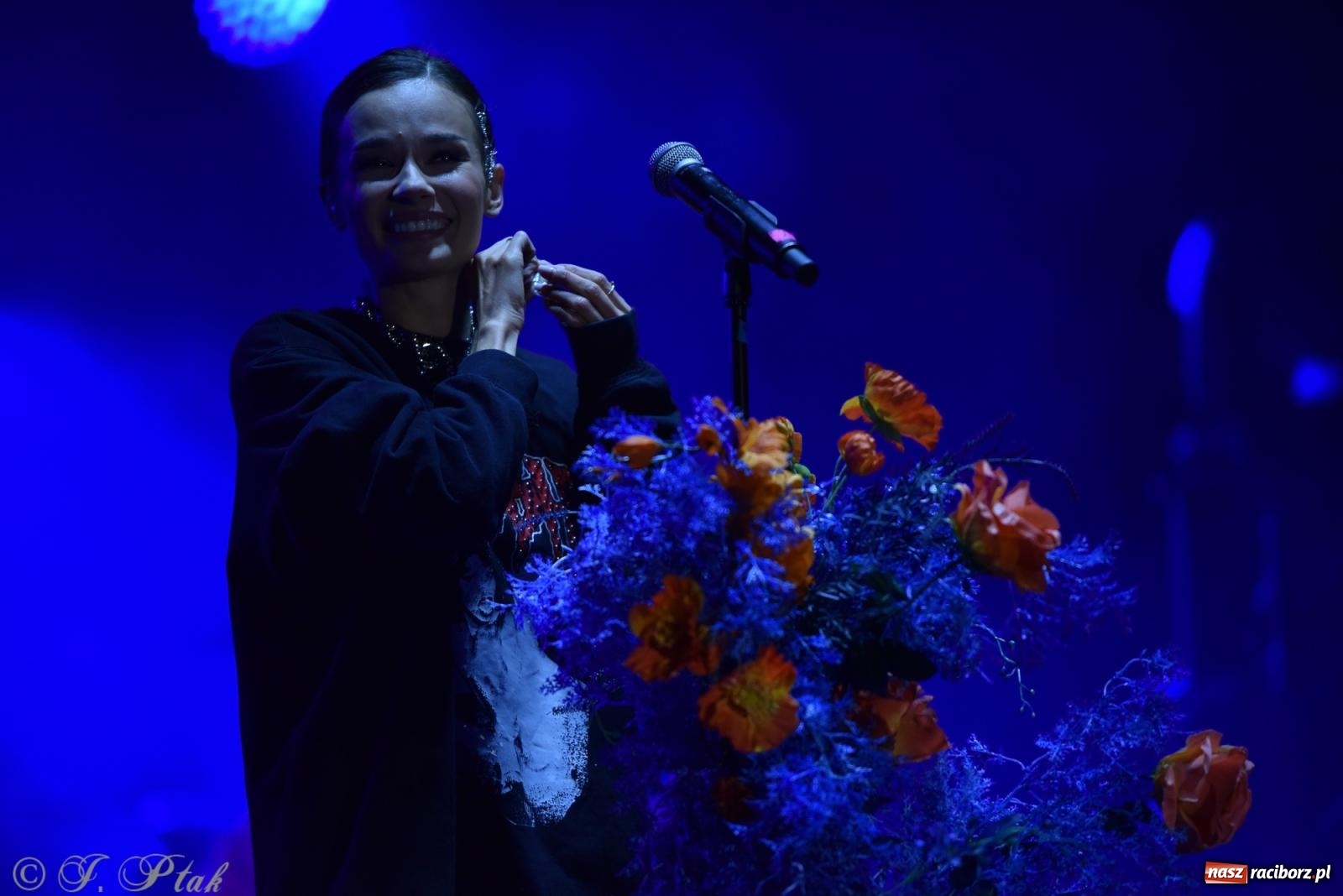 Zdjęcie w galerii na portalu naszraciborz.pl: Natalia Szroeder - koncert na zamku w Raciborzu [FOTO i WIDEO] wiadomości z regionu