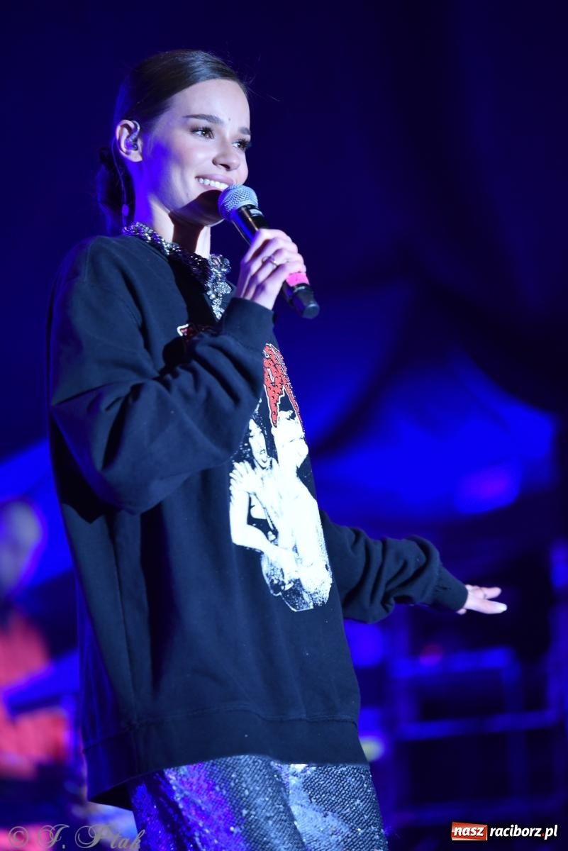 Zdjęcie w galerii na portalu naszraciborz.pl: Natalia Szroeder - koncert na zamku w Raciborzu [FOTO i WIDEO] wiadomości z regionu