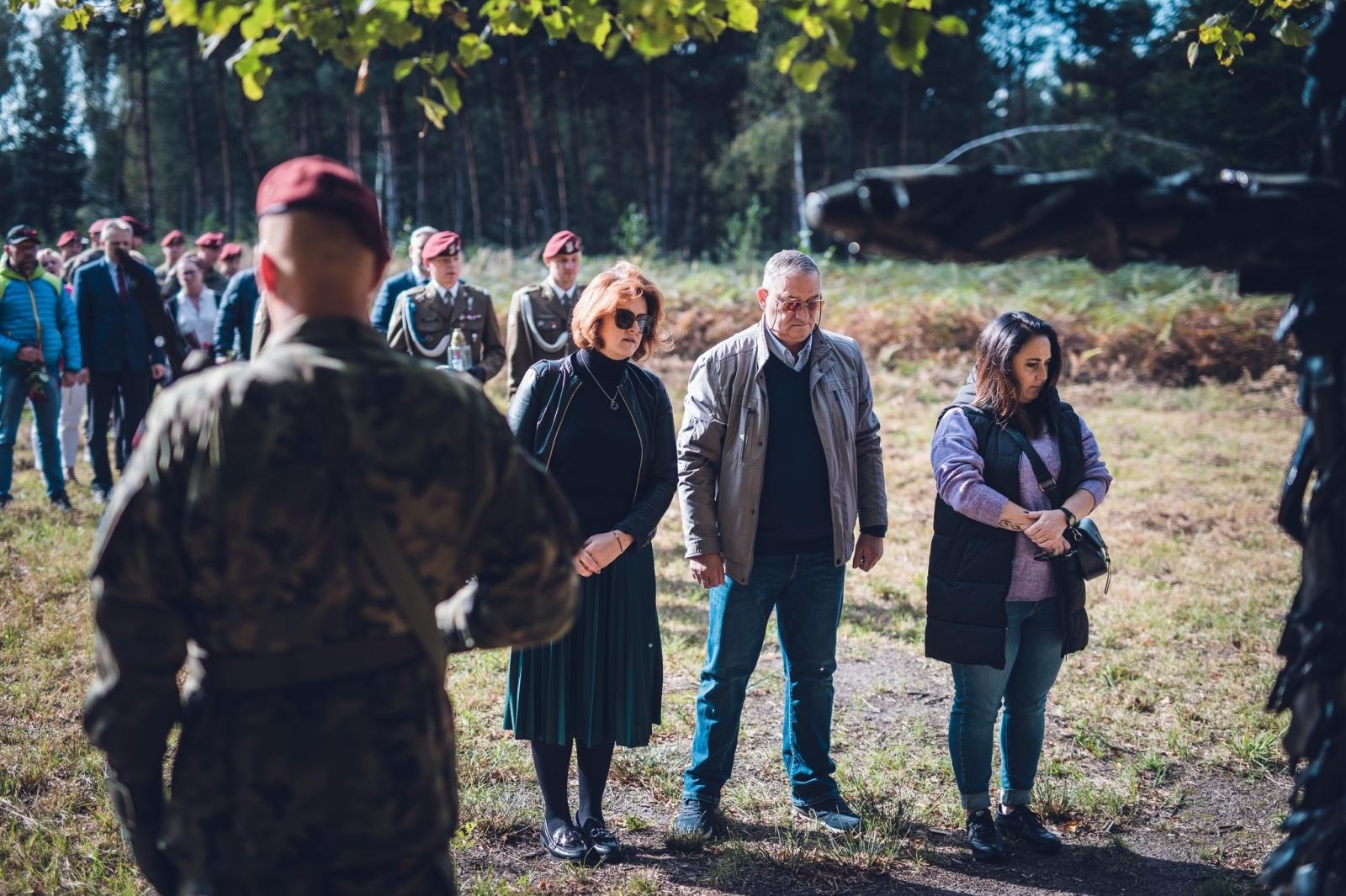 Zdjęcie w galerii na portalu naszraciborz.pl: W Kuźni Raciborskiej uczczono pamięć saperów wiadomości z regionu