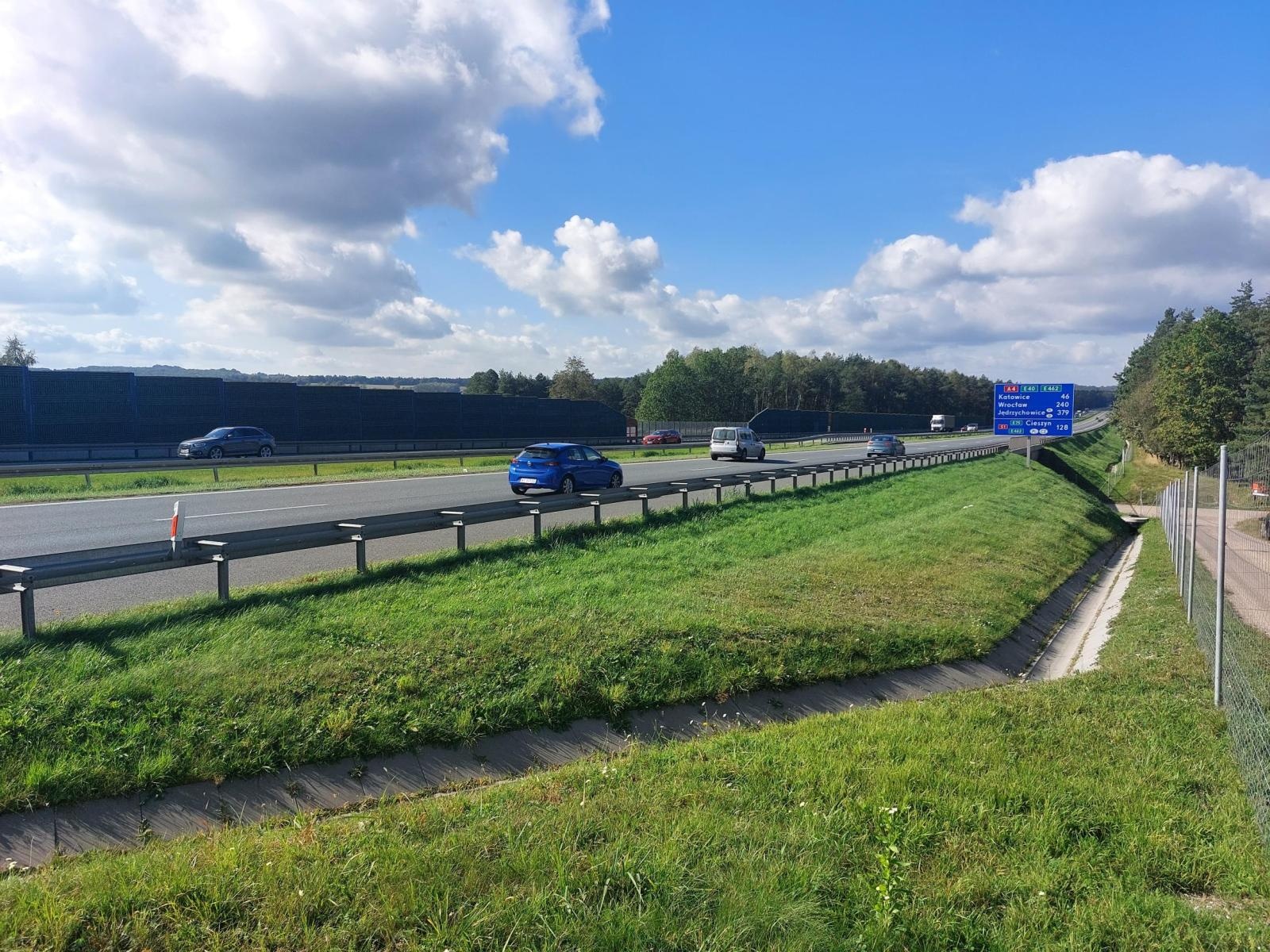 Zdjęcie w galerii na portalu naszraciborz.pl: Przygotowania do zmian na autostradzie Katowice-Kraków wiadomości z regionu