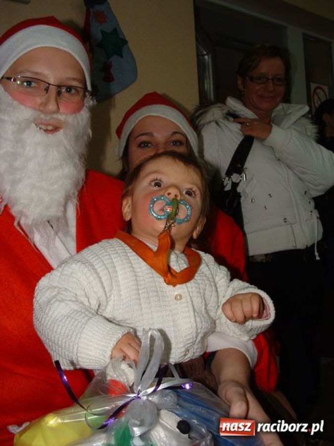 Zdjęcie w galerii na portalu naszraciborz.pl: Święty Mikołaj w Caritasie wiadomości z regionu