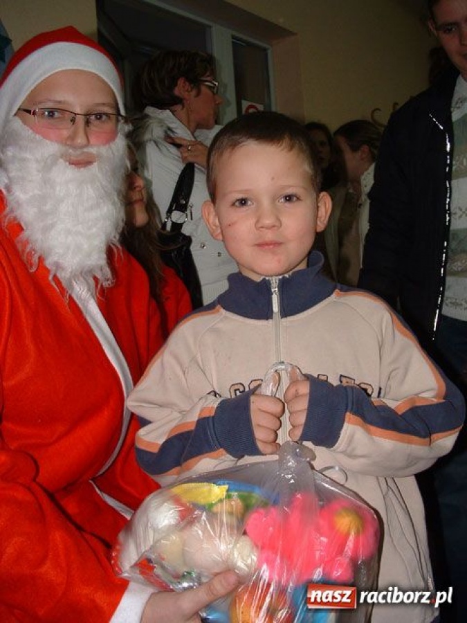 Zdjęcie w galerii na portalu naszraciborz.pl: Święty Mikołaj w Caritasie wiadomości z regionu